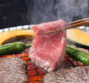 嚴選炭火燒肉